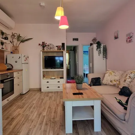 Happy House * Kranewo